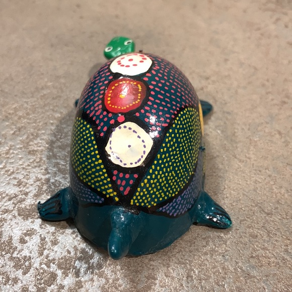 Hand Painted Bobble Head Turtle Figurine/Model - Picture 4 of 6